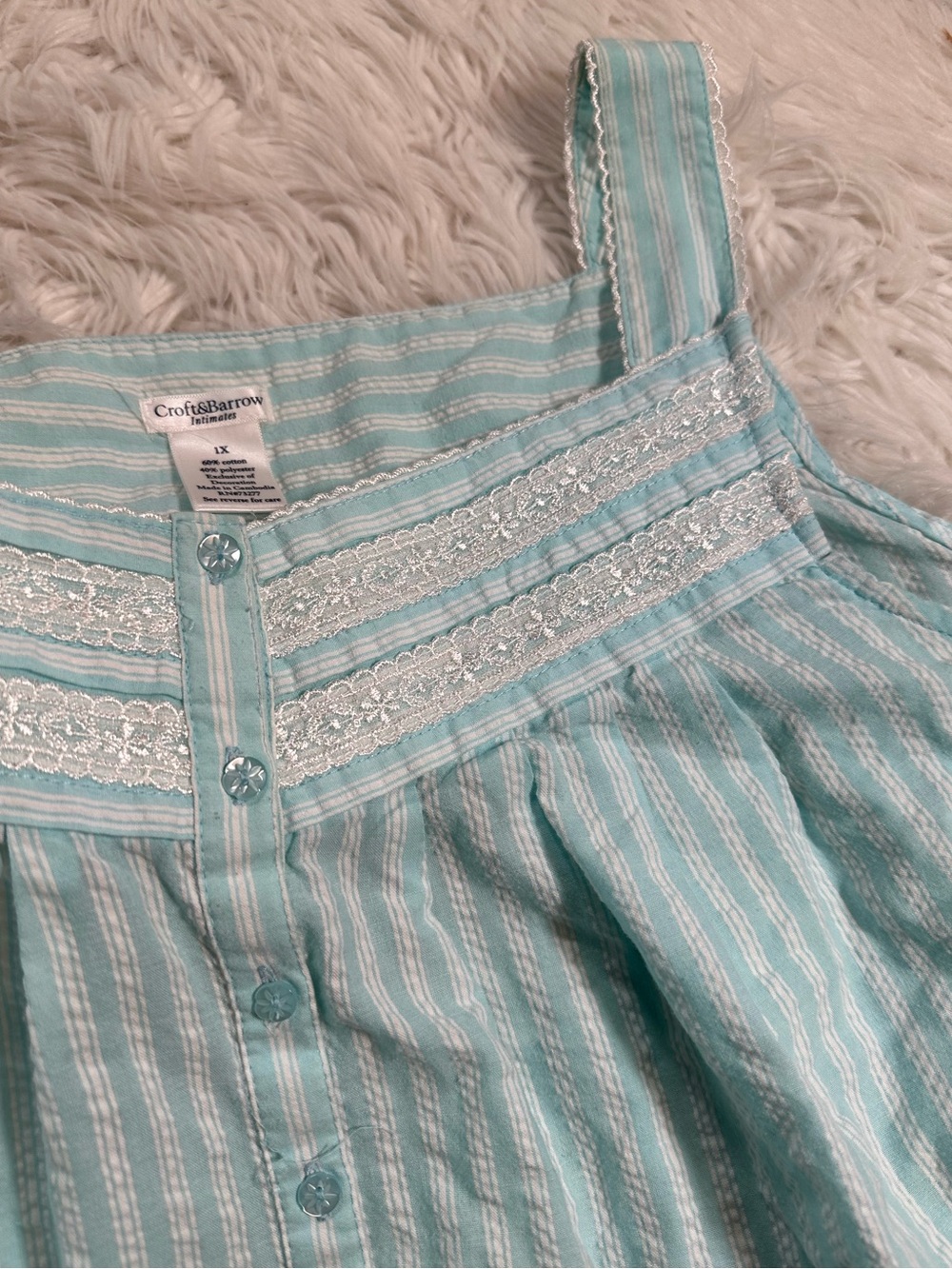Croft & Barrow • Sleeveless Seersucker Lace & Cotton Nightie